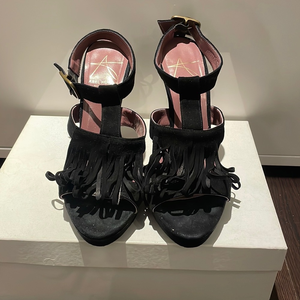 FRINGE HEELS